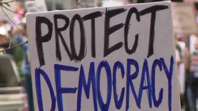 'No Kings' protests taking place in western Pa. | Large turnout in Pittsburgh, Greensburg