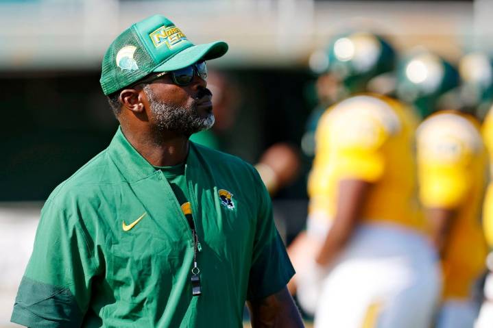 Norfolk State loses 7th straight game as Michael Vick falls to DeSean Jackson
