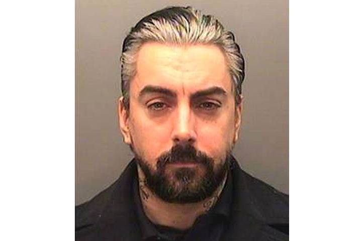 Disgraced Lostprophets Singer Ian Watkins Dead After Being Attacked in Prison