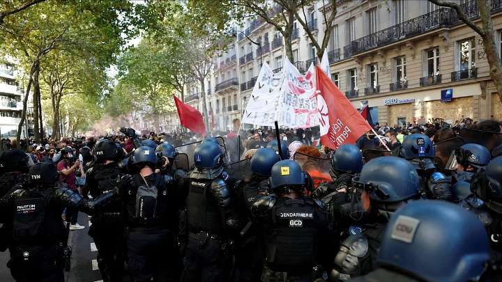 France protests: Why workers are rising again