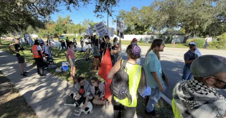 Former Israeli defense minister speaks in Florida as protesters demand arrest over alleged war crimes