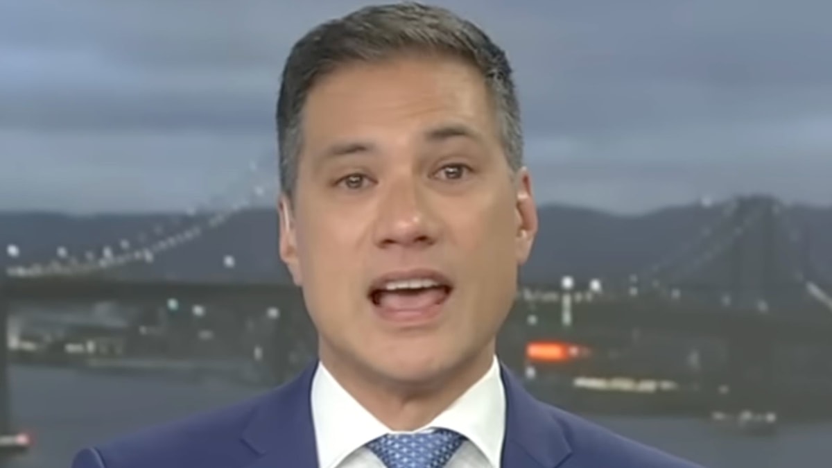 Watch beloved news anchor break down in tears on-air with emotional statement