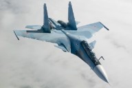 “Defenderemos cada centímetro”. Dos aviones rusos violan el espacio aéreo de un nuevo país y crece la alarma en Europa