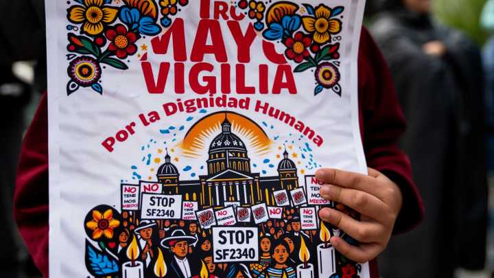Iowa 'illegal reentry' immigration law remains blocked, for now