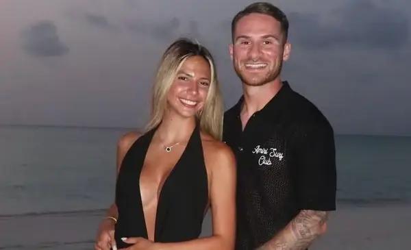 Cuántos hijos tienen Alexis Mac Allister con Ailén Cova: así es la familia del futbolista