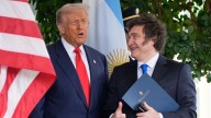 Trump amenaza con cortar la ayuda a Argentina si el presidente Javier Milei pierde las elecciones