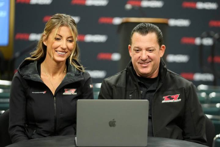 Tony Stewart jokes about sleeping on the couch if he wins drag race against wife Leah Pruett
