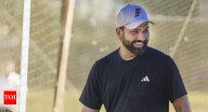 IND vs AUS: Hitman mania! Rohit Sharma arrives in Delhi, fans flock for selfies