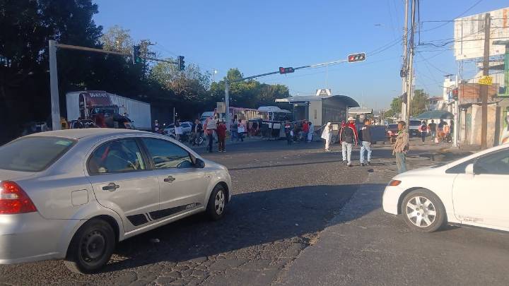 Bloqueos en Ecatepec por aseguramiento de pozos irregulares; autoridades trabajan para liberar vialidades