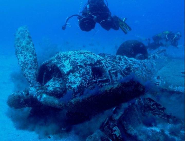 La increíble historia del avión DC-3 de Spantax que reposa desde hace 58 años en aguas de Tenerife