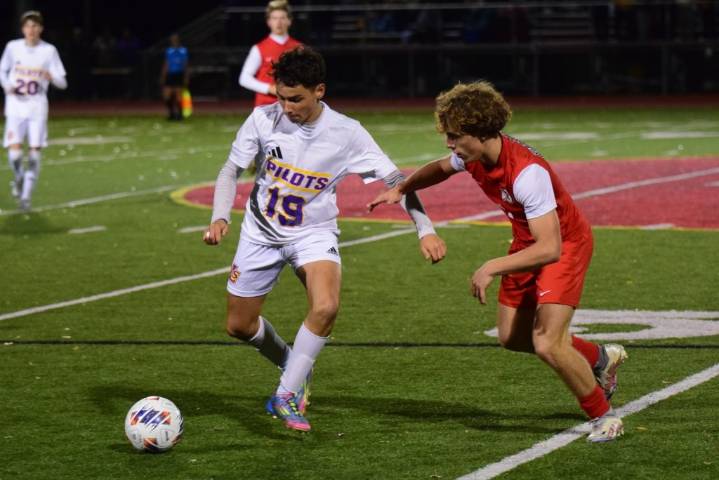 PHOTOS: Boys Soccer – Warren De La Salle vs New Boston Huron