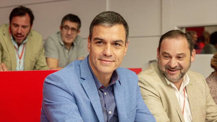 Tertulia: Las cajas de efectivo de Ábalos, reacciones políticas y la exigencia de Trump (14/10/2025)