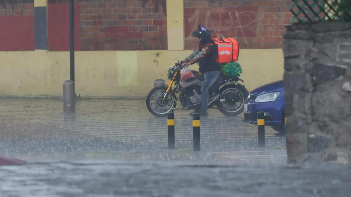 Tláloc no suelta: advierten lluvias torrenciales este jueves en Puebla