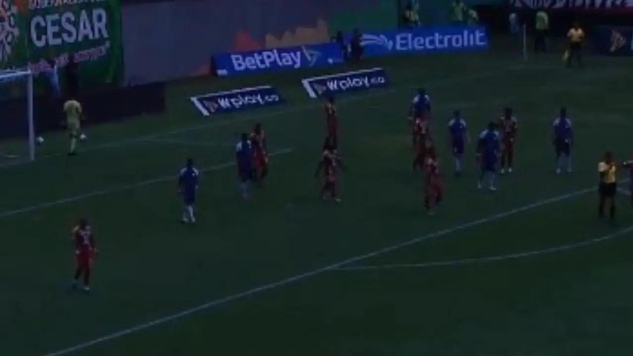 Alianza FC y Junior se quedaron sin luz en Valledupar; el partido se suspendió por algunos minutos
