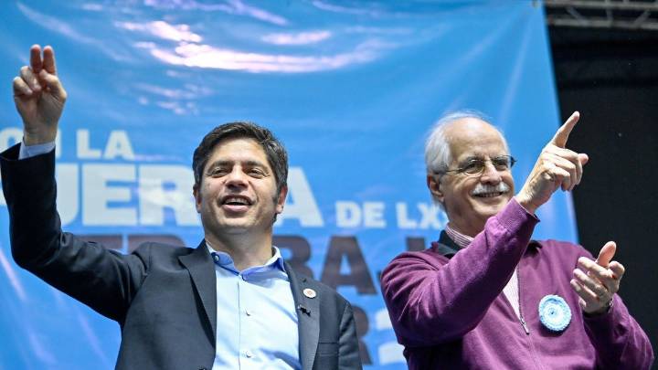 Axel Kicillof no baja el ritmo: tras la victoria bonaerense, refuerza campaña con Jorge Taiana y suma críticas a Javier Milei