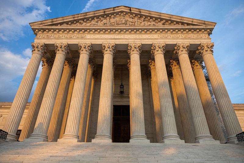 Factbox-Top cases on the US Supreme Court's docket