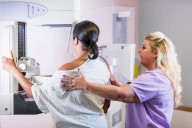 4 de cada 10 mujeres en Chile tienen su mamografía al día: expertos advierten que la cifra es preocupante