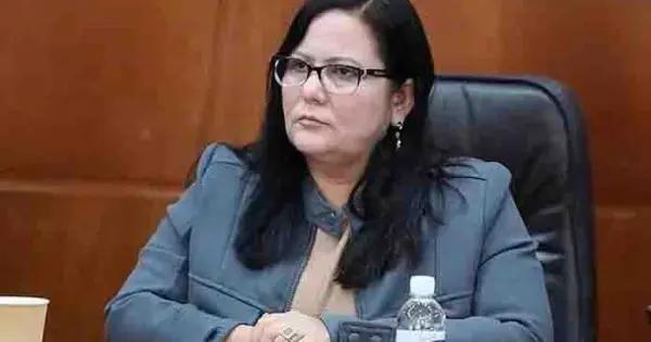 Prohibirían las cirugías estéticas en menores