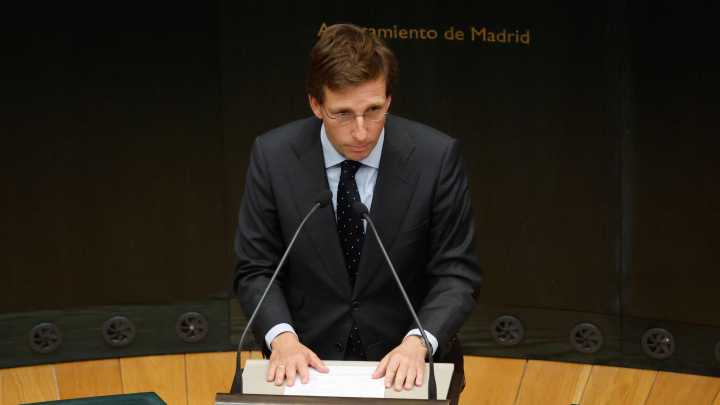 Almeida admite su error al apoyar la iniciativa del "síndrome postaborto" pero no anula la propuesta de Vox