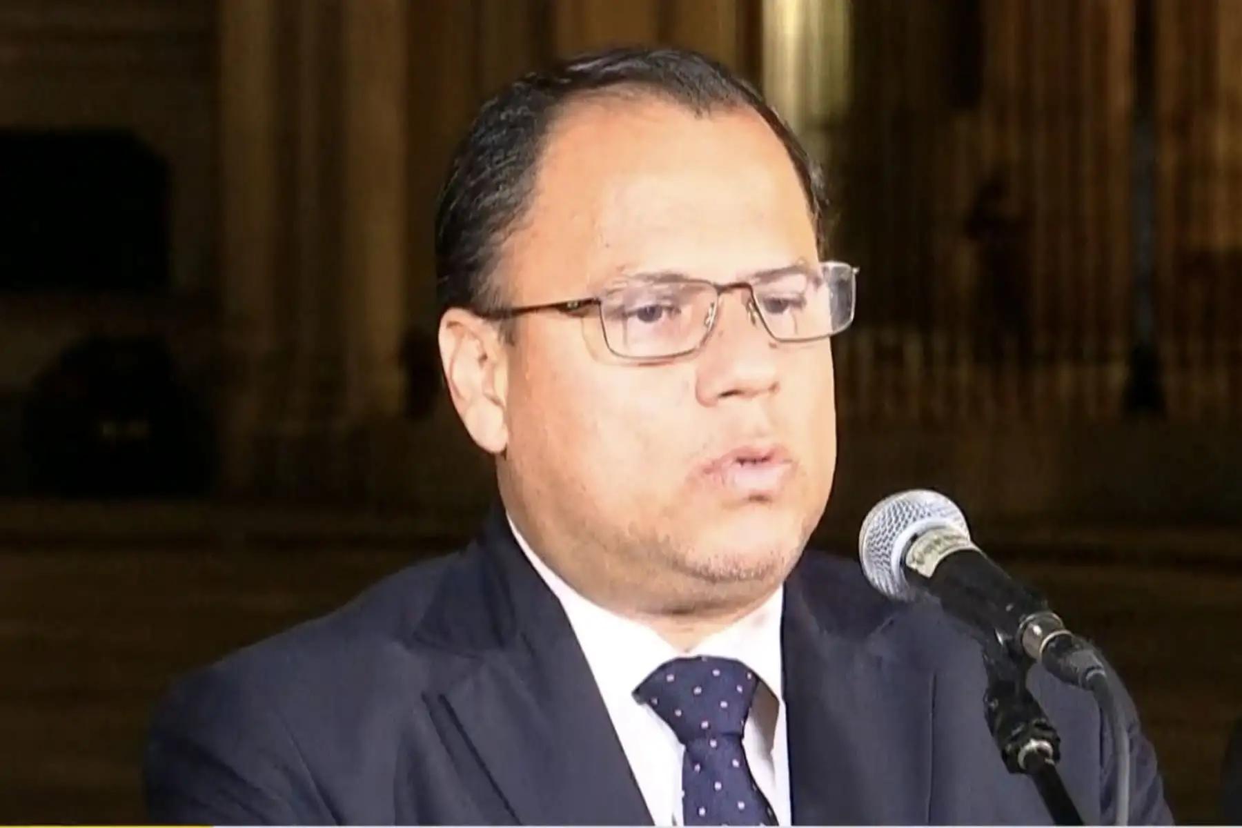 Ministro Martínez: "Se otorgará apoyo económico a deudos y heridos durante manifestación"