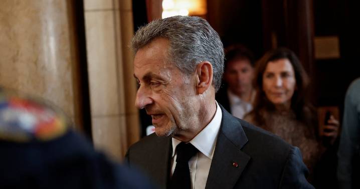 El expresidente francés Sarkozy contará con la protección de dos agentes de seguridad durante su estancia en prisión