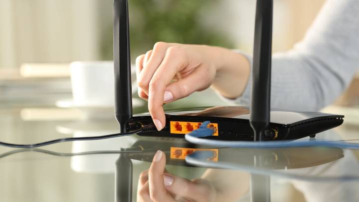 Este es el truco que debería hacer en su ‘router’ si presenta problemas de conexión a internet para que vuelva a funcionar rápido
