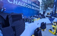 Entrega alcalde uniformes y equipo nuevo a la Secretaría de Seguridad Pública