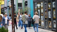 CC. OO. emplaza a negociar la voluntariedad de trabajar en festivo en las grandes superficies