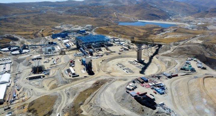 La empresa china MMG prevé un aumento de pérdidas de cobre debido a la minería informal en Perú l Las Bambas 
