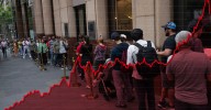 Gold prices Australia: People queued for hours to buy one thing. Right after, the price plummeted