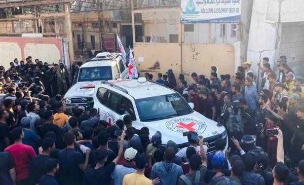 Quiénes son los tres argentinos que están entre los 20 rehenes liberados por Hamas
