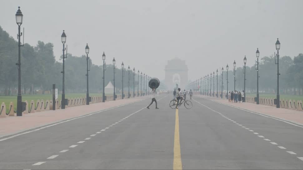 Delhi Weather Update: Winters Set In As Smog Peaks, AQI Crosses 400 In Important Locations