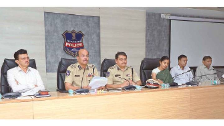 Two top Maoists give up arms after 45 years; join mainstream