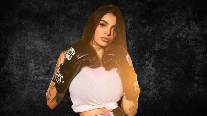 Karely Ruiz gana su pelea en contra de Karina García por KO en el Stream Fighters 4