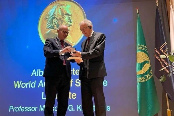 Insta Nobel Omar Yaghi a crear puentes del saber