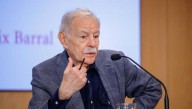 Los Clubes de Lectura del municipio acudirán a un encuentro con Eduardo Mendoza en Asturias este lunes