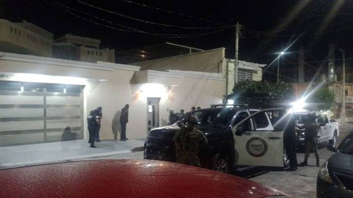 Catean inmuebles de "El Fallo", jefe de plaza del CJNG en Veracruz; valúan en 45 mdp las armas, vehículos y objetos decomisados