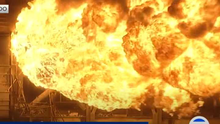 California: se registró un incendio masivo en la refinería de Chevron en El Segundo
