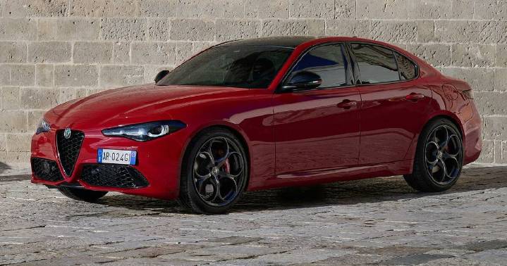 Current Alfa Romeo Giulia, Stelvio to live until 2027, Quadrifoglio production to restart