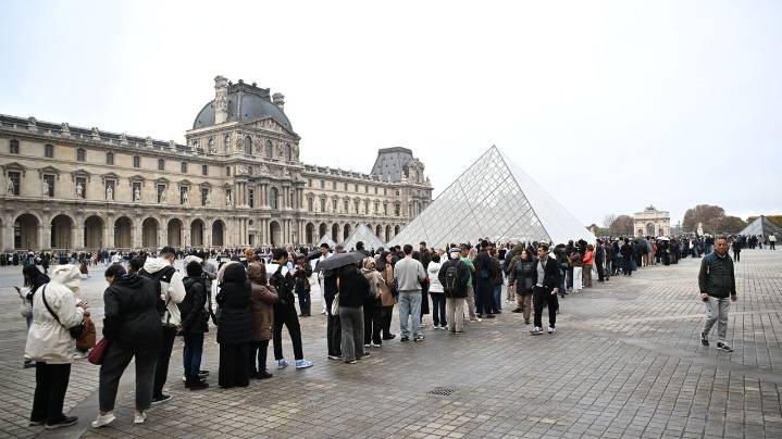 Louvre remains closed a day after daring theft of Napoleonic jewels