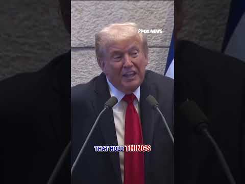 Trump gives touching tribute to Israeli hostages' families #shorts #trump #israel #hostagerelease