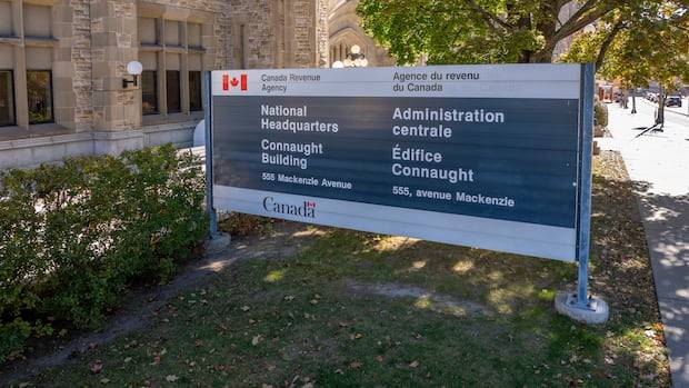 CRA looking at AI, training to help call centre staff provide accurate answers