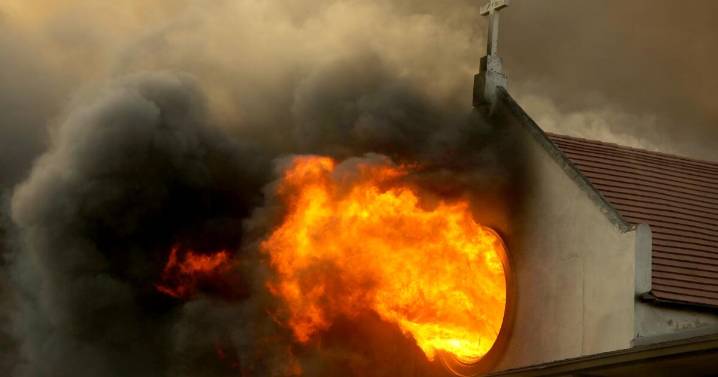Los Angeles firefighters lacked resources in initial attack on Palisades fire, report says