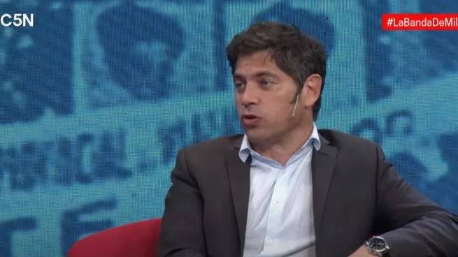 Axel Kicillof apuntó contra Javier Milei tras su show musical: "Completamente por fuera de la realidad"