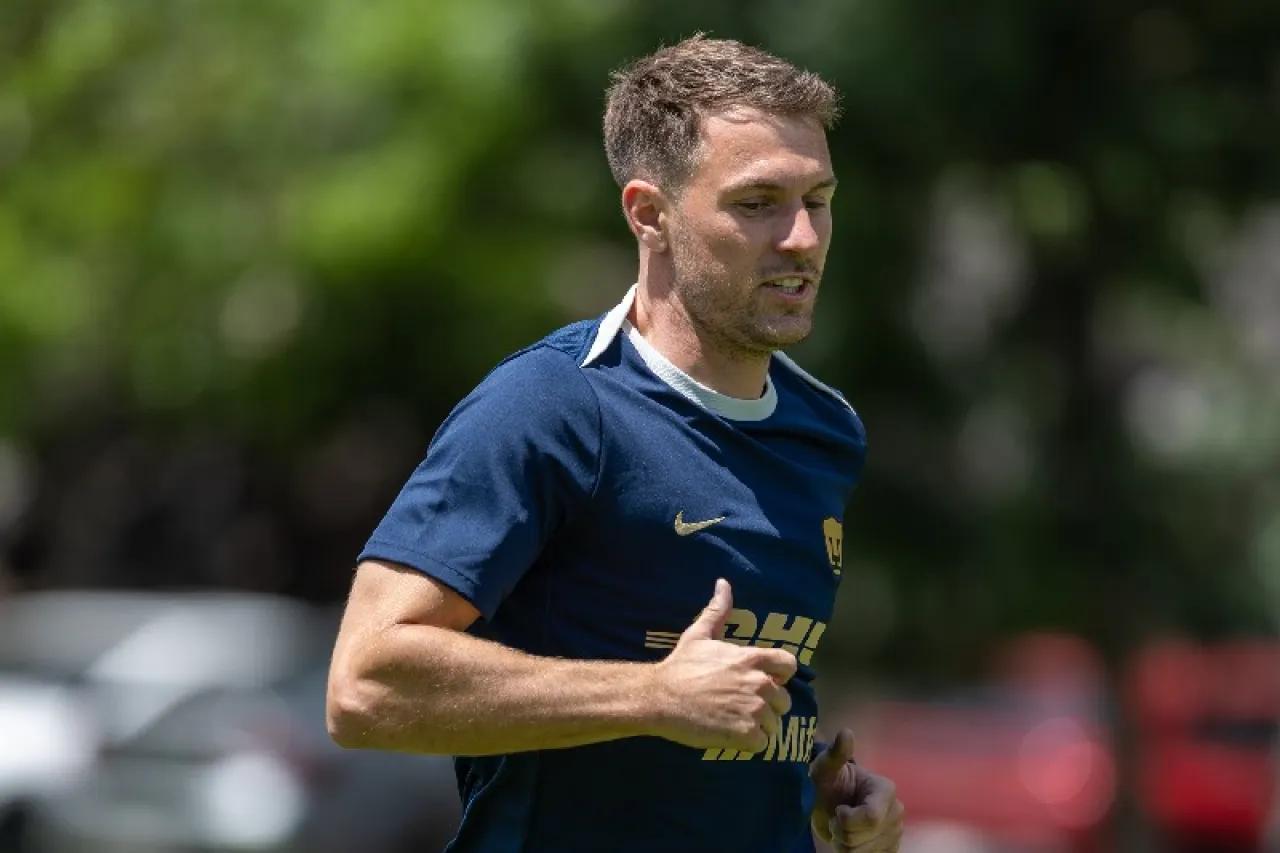 Aaron Ramsey se fue de Pumas