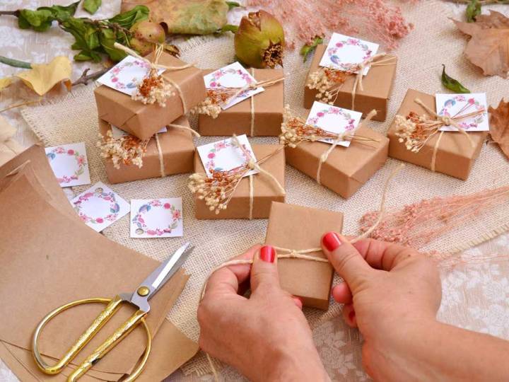 DEAR ABBY: Wedding invitation comes with an unexpected condition