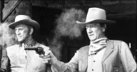 El día que John Wayne le dijo «no» a Steven Spielberg y el tajante motivo
