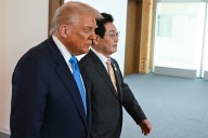 Trump Receives Lavish Gifts But Ssecures No Investment Deals During South Korea Visit