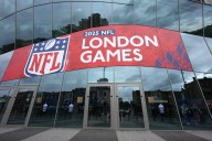 Deadspin | Carson Wentz rallies Vikings to win vs. Browns in London