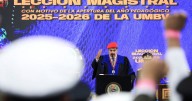 Maduro recibe doctorado militar en pleno despliegue de buques de guerra de EEUU